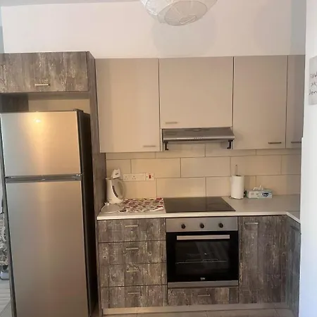 Apartman Near Finikoudes 15