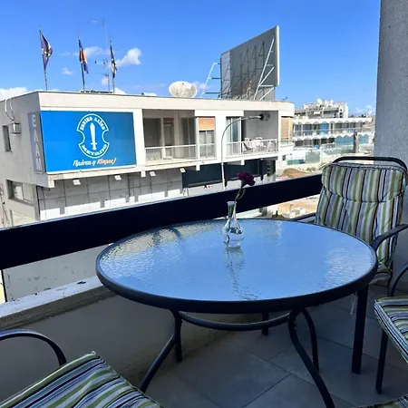 Near Finikoudes 15 Lárnaka