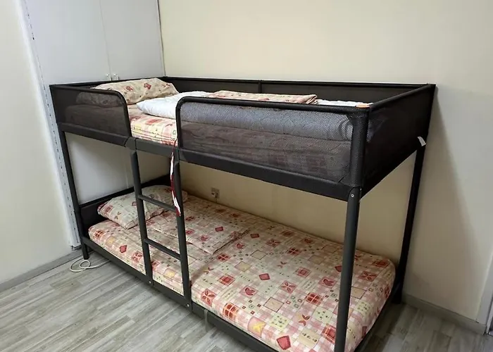 Near Finikoudes 15 Appartement Larnaca